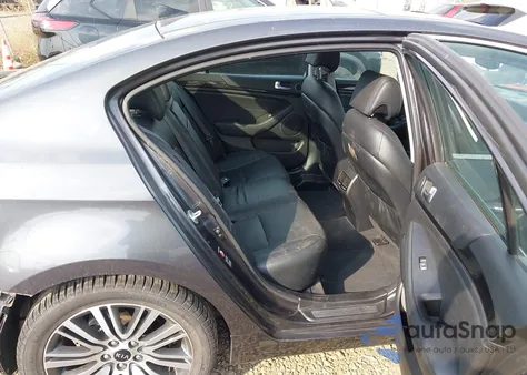 2016 Kia Cadenza Premium из США, поврежденный, VIN KNALN4D72G5212678